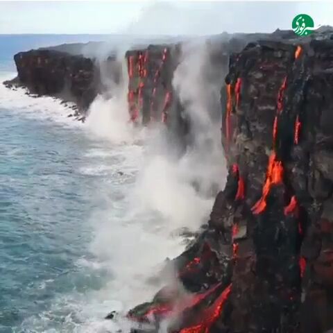 ورود گدازههای آتشفشانی به سواحل هاوایی