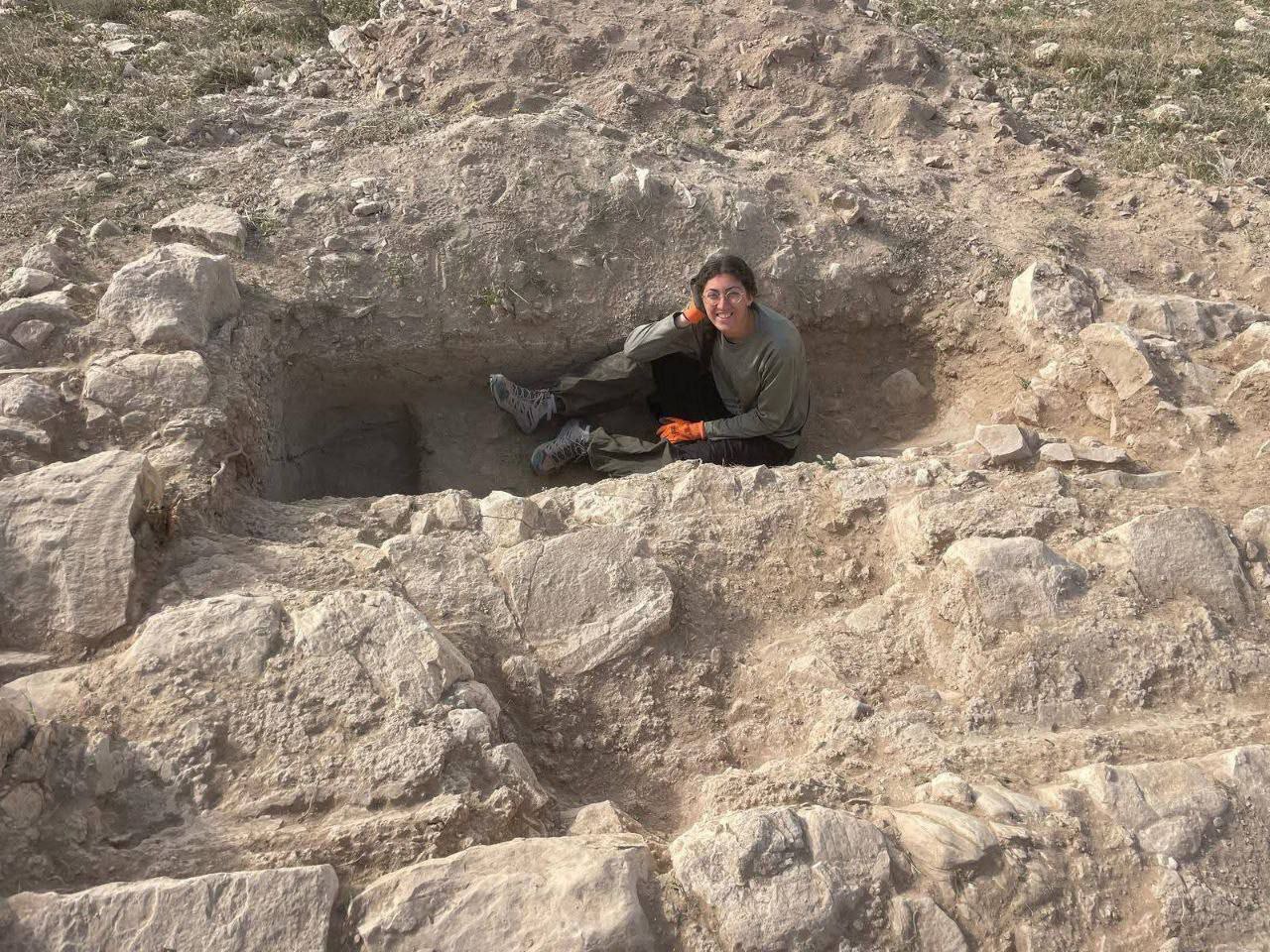 سرقت آثار باستانی کرانه باختری توسط شهرکنشینان صهیونیست