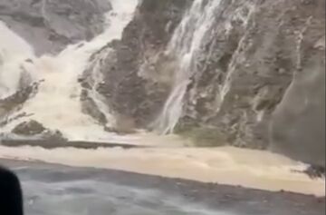 وضعیت بسیار دیدنی مسیر کهنوج ـ بندرعباس در استان کرمان