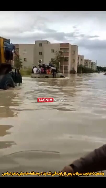 وضعیت عجیب سیلاب در منطقه هدیش بندرعباس
