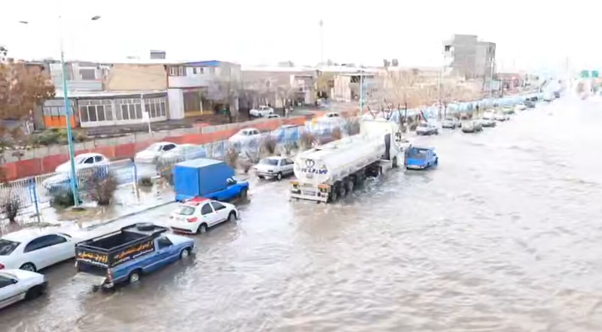 آبگرفتگی خیابانهای شهر کرمان در پی بارندگی شبانهروز گذشته