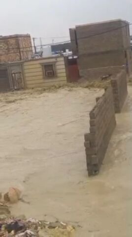 شکسته شدن سد خاکی طولا در قشم!