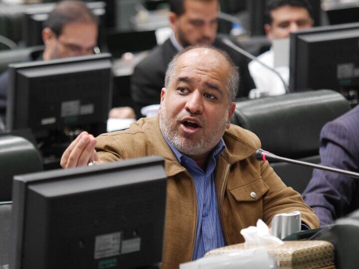 «آسمان» منحل یا ادغام؛ رئیس سازمان هواپیمایی: ایرلاین های با ۲ فروند هواپیما منحل نمی شوند «آسمان» منحل یا ادغام؛ رئیس سازمان هواپیمایی: ایرلاین های با ۲ فروند هواپیما منحل نمی شوند