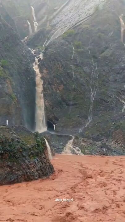 بارش باران، تنگ پنج لرستان را دیدنی‌تر کرد