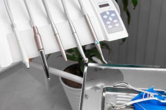 نقش پلتفرم‌ها در رشد بازار آنلاین محصولات دندانپزشکی