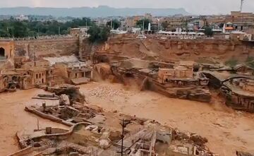 خروش آب در سازه‌های آبی شوشتر