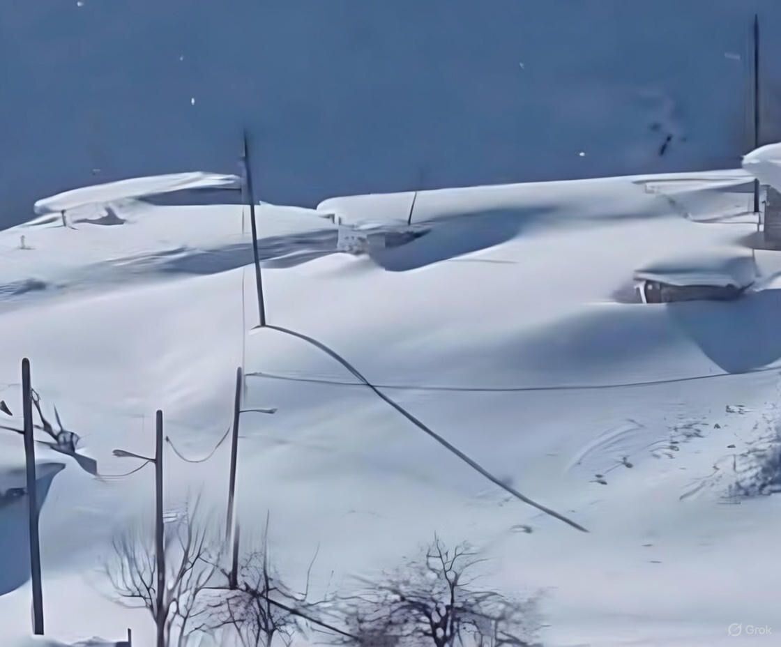 مدفون شدن برخی منازل مسکونی در روستای نرگسله‌ دیواندره در کردستان