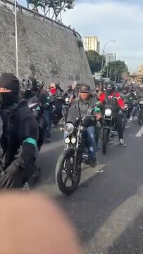 راهپیمایی موتوری حامیان مادورو در خیابان‌های کاراکاس!