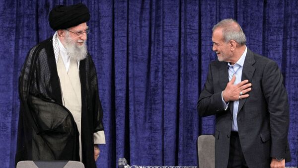 پزشکیان: تعرض به رهبری معظم کشورمان به‌منزله جنگ تمام عیار با ملت ایران است