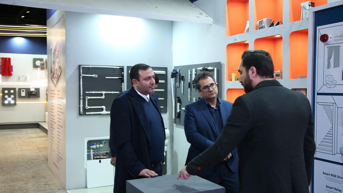 بازدید مدیران «ثمسکن» از نمایشگاه خانه نوآوری و فناوری ایران