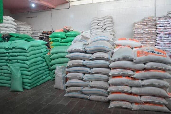 کشف انبار حبوبات قاچاق در اشتهارد