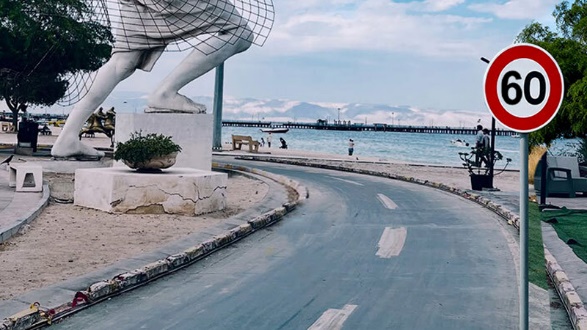 قانون سرعت مجاز در کیش معادل 60 کیلومتر بر ساعت در جاده های اصلی کیش است