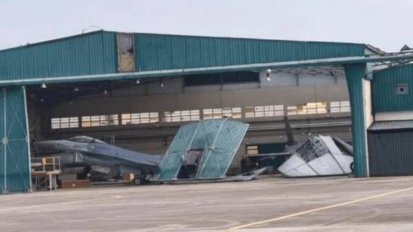 آسیب طوفان به جنگنده‌های آمریکایی