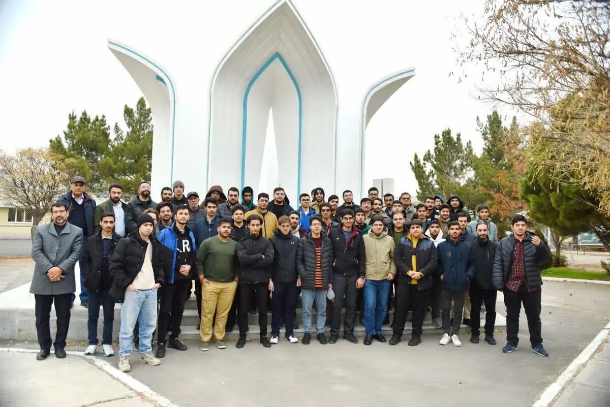 تشریح رویکردهای دانشبنیان، توسعهای و مسئولیت اجتماعی پتروشیمی تبریز به دانشجویان دانشگاه