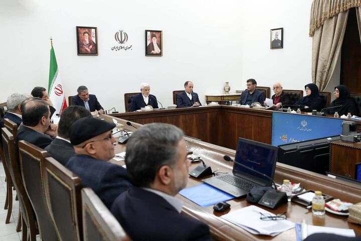 در جلسه تنظیم بازار بر تامین کالاهای اساسی مردم تاکید شد