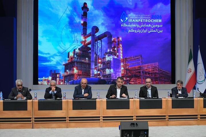 تأمین خوراک و منابع مالی؛ ۲ اولویت اصلی هلدینگ خلیج فارس| طراحی ۱۳ بسته سرمایه‌گذاری