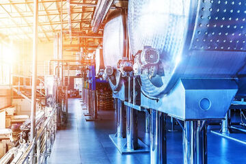 نقش تحلیل بازار در خرید هوشمند مواد اولیه شیمیایی