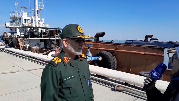 توقیف دو شناور متخلف قاچاق سوخت در خلیج فارس توسط سپاه