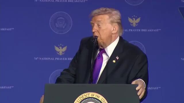 دانمارکی‌ها صاحب قطعه یخ بزرگی هستند که ما درحال مذاکره برای خرید آن هستیم