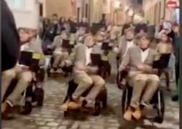 تمسخر استیون هاوکینگ در اسپانیا به خاطر تکرار اسمش در پرونده فساد جنسی جزیره جفری اپستین