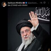 توییت جکسون هینکل (فعال مشهور آمریکایی): در کنار ایران ایستاده‌ایم!