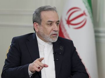 عراقچی: بحران‌ مالی بدهی‌ها برای آمریکا  تازه آغاز ماجراست