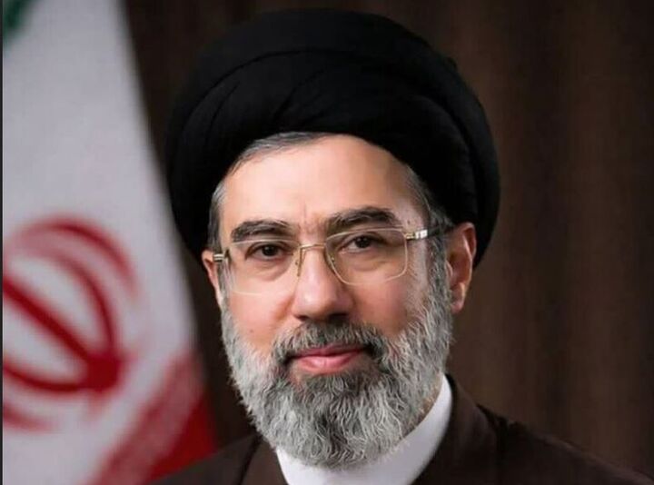 رهبر انقلاب: وحدت بین هم‌وطنان در دشمن شکستگی بوجود آورده است