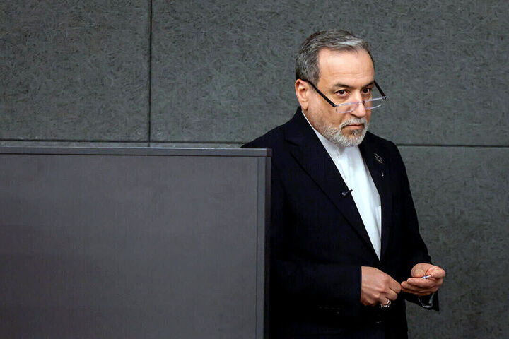 عراقچی: جهان در حال نظاره است که آمریکا به تعهداتش عمل می‌کند یا نه!!