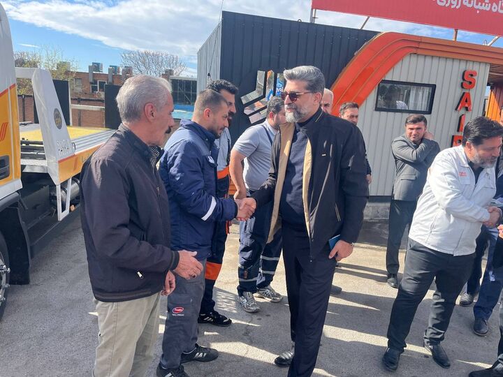 تأکید معاون وزیر صمت بر تداوم امدادرسانی سریع خودروسازان در هر شرایطی تأکید معاون وزیر صمت بر تداوم امدادرسانی سریع خودروسازان در هر شرایطی