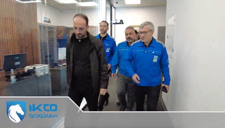 بازدید مدیرعامل ایرانخودرو از مرکز تماس امداد ایرانخودرو بازدید مدیرعامل ایرانخودرو از مرکز تماس امداد ایرانخودرو