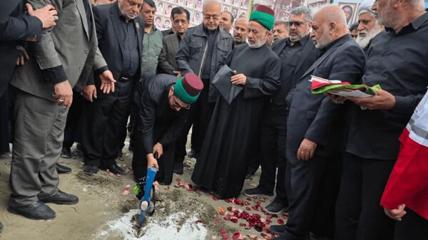 کلنگ ساخت مجدد مدرسه شجره طیبه، زده شد
