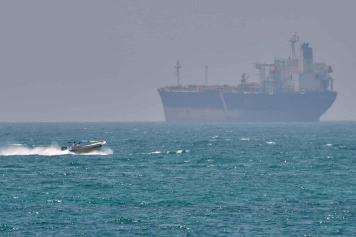 کپلر: روز شنبه تنها یک شناور از سواحل عمان در تنگه هرمز عبور کرد