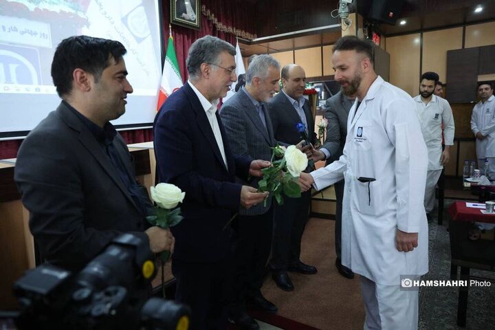 از سنگر جنگ تا خط تولید؛ کارگران شرکت کارخانجات داروپخش، نگهبانان بی‌ادعای سلامت
