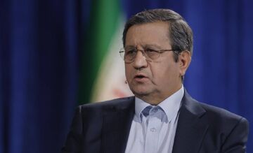 همتی: بانک مرکزی ۷۵ همت از اموال بانک ایران‌زمین را برای وصول مطالبات توقیف کرد