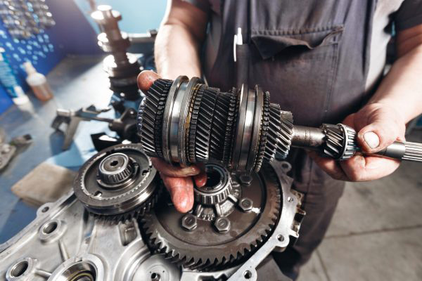 تعمیر گیربکس اتوماتیک با عیب‌یابی تخصصی در تعمیرگاه طوروسیان