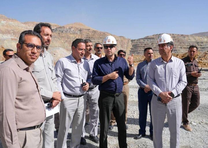 بازدید مدیرعامل شرکت ملی مس از مجتمع مس سرچشمه بازدید مدیرعامل شرکت ملی مس از مجتمع مس سرچشمه