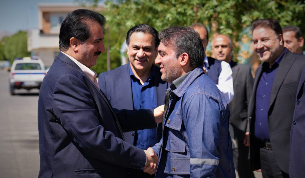 تمجید مدیر عامل بانک رفاه کارگران از مدیریت جوان، هوشمند و پرتلاش پالایشگاه شازند
