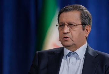 همتی: ذخایر ارزی کشور کافی است؛ بازار آرام خواهد شد