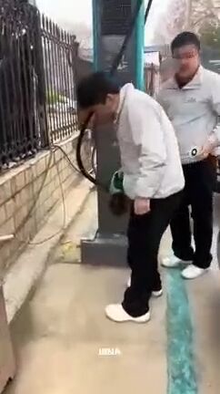 شارژ به سرعت پر کردن باک بنزین شارژ به سرعت پر کردن باک بنزین