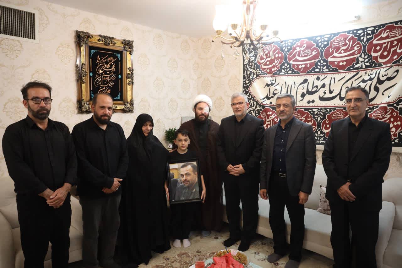 دیدار استاندار البرز با خانواده شهید بهرامی