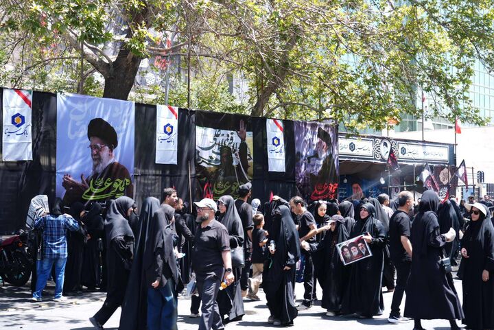 خدمترسانی بانک سینا به عزاداران در مراسم وداع و تشییع رهبر شهید انقلاب خدمترسانی بانک سینا به عزاداران در مراسم وداع و تشییع رهبر شهید انقلاب