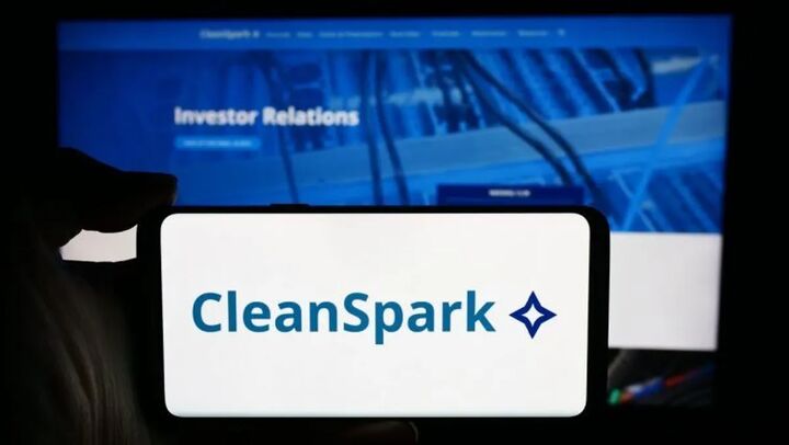 خرید ۲۹ میلیون دلاری بیت کوین توسط شرکت کلین اسپارک در بحبوحه فروش رقبا