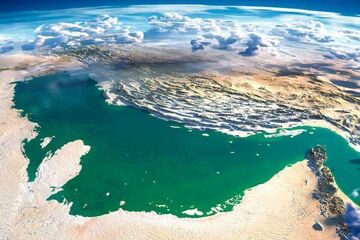 مدیریت آبراه خلیج فارس: تردد از تنگه هرمز درحال‌حاضر امکان‌پذیر نیست