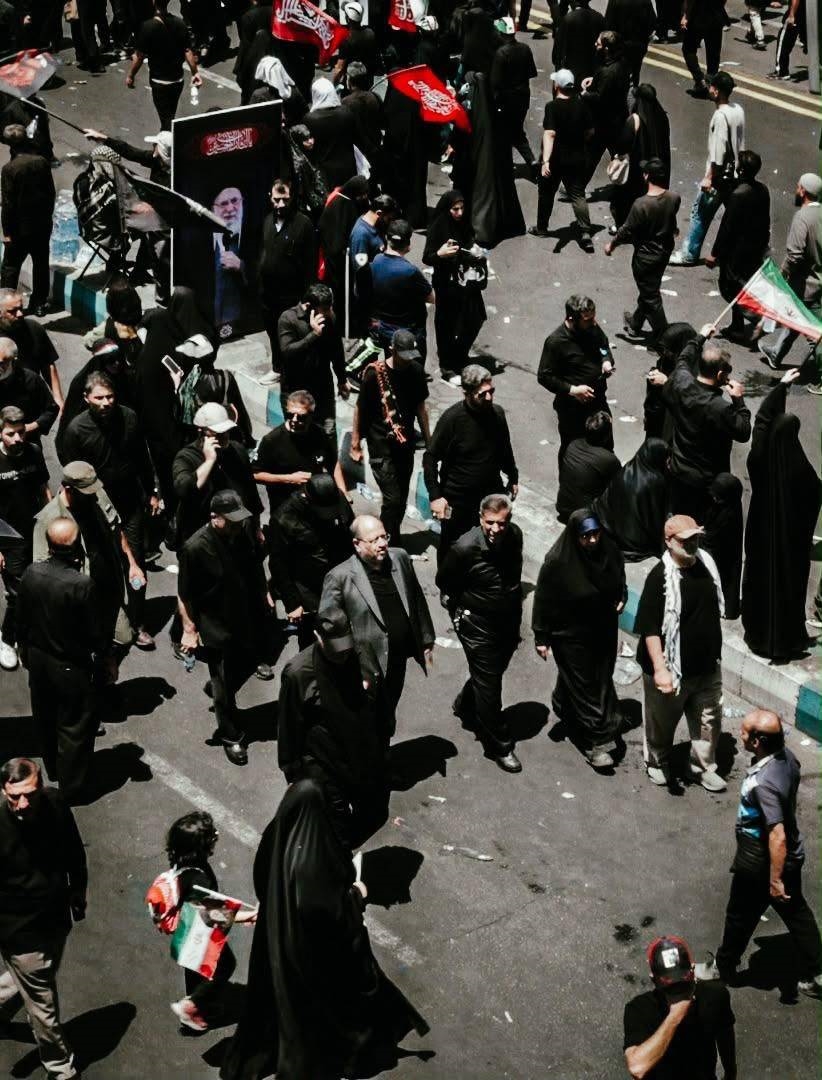 حضور مدیرعامل پتروشیمی خلیج فارس در مراسم تشییع رهبر شهید و خدمترسانی در موکب شهدا