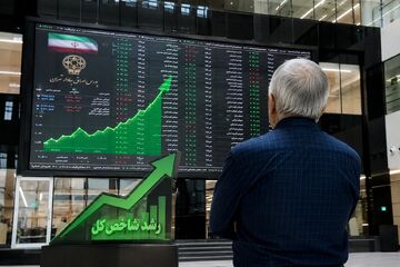 بورس در مسیر بازگشت اعتماد؛ شاخص کل با قدرت از سد عرضه‌ها عبور کرد
