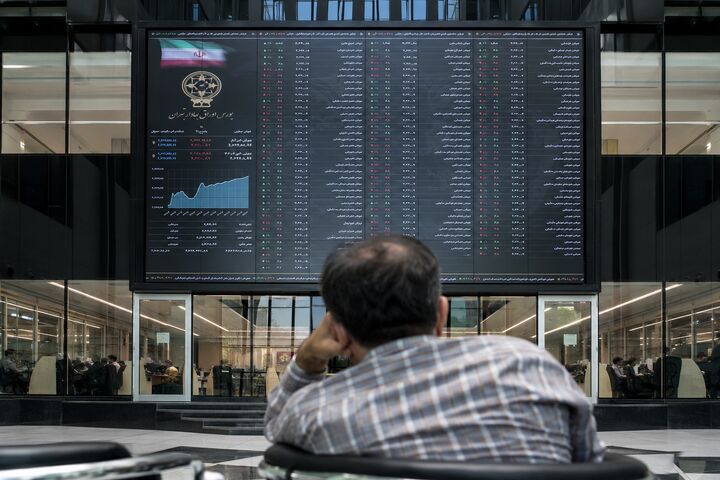 بورس زیر فشار تنشهای جدید ایران و آمریکا | خروج پول به بیش از 2 همت رسید بورس زیر فشار تنشهای جدید ایران و آمریکا | خروج پول به بیش از 2 همت رسید