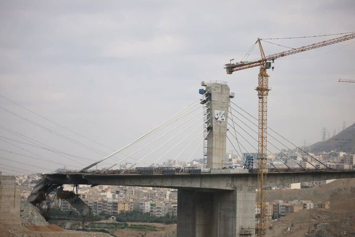بازدید معاون رئیس‌جمهور از روند آواربرداری و بازسازی پل شهید رئیسی (B۱) در البرز