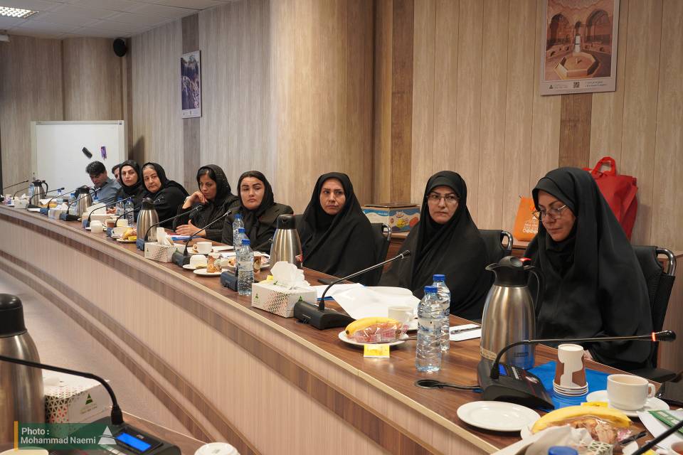 تقدیر مدیر فرهنگی دبیرخانه شورای عالی مناطق آزاد از رویکرد فرهنگی سازمان منطقه آزاد ارس