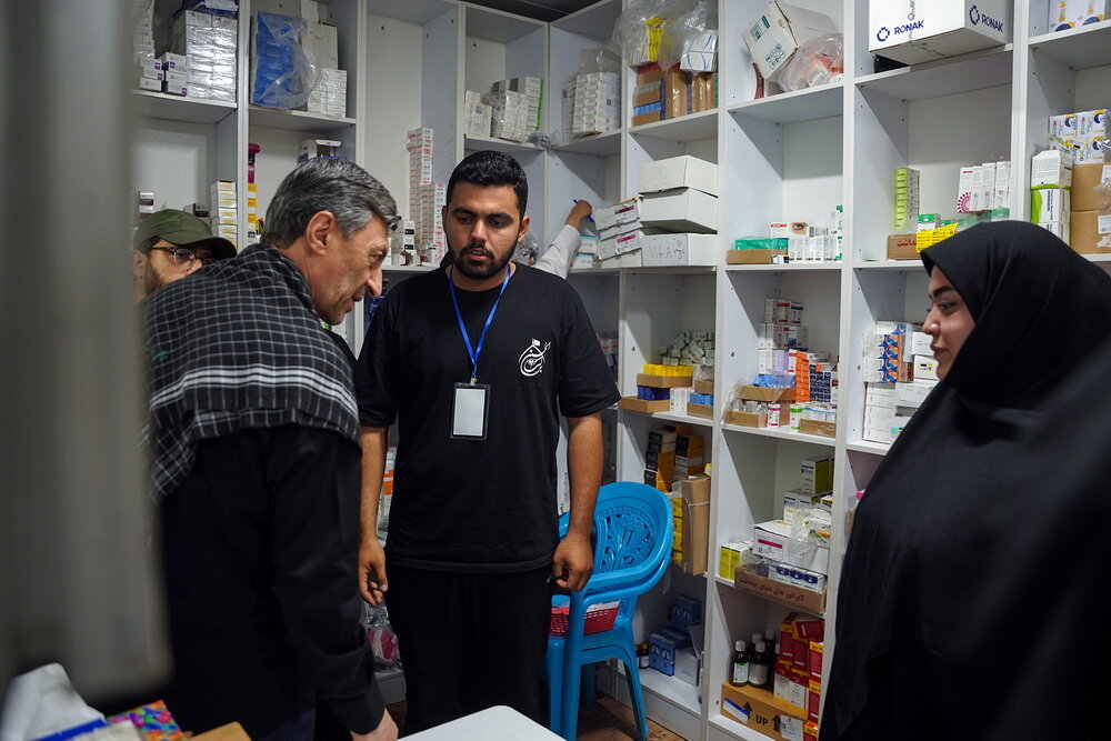 بازدید فتاح از خدمت‌رسانی بیمارستان سیار برکت در عمود ۹۸۹