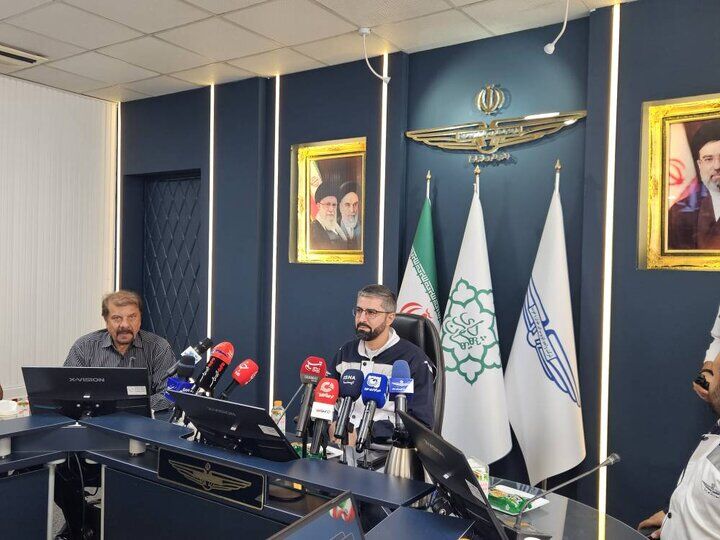 سرعت تولید اتوبوس داخلی با قراردادها همخوانی ندارد| متروباس‌ها در راه تهران